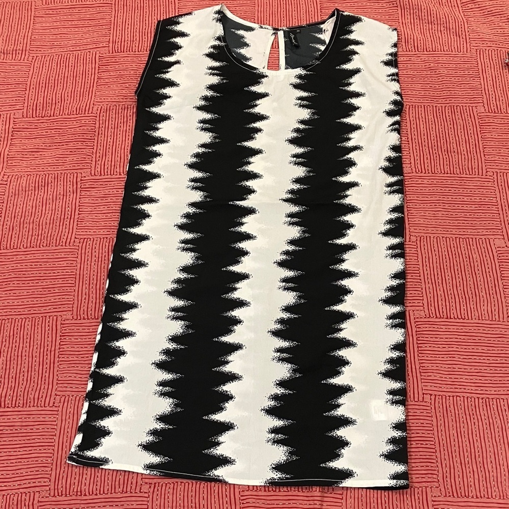 XS - BlendShe - silky feel Sleeveless Round Neck Dress